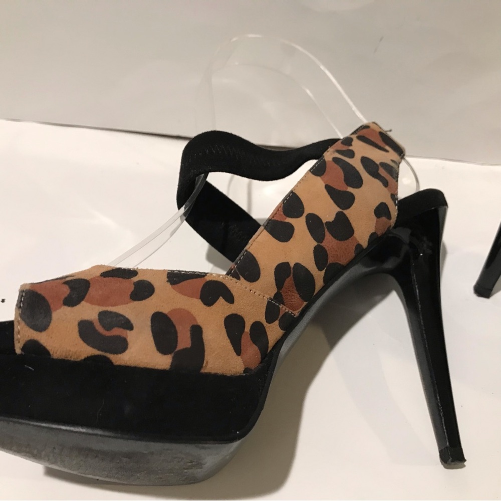 Carlos by Carlos Santana Peep Toe Slingback Heels Suede Leopard Print Size 6 1/2 - Picture 5 of 16